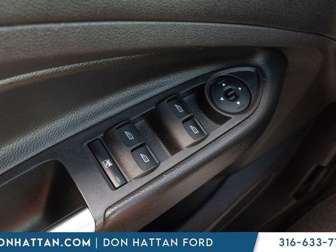 Used 2014 Ford Escape SE image 9