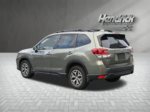 Used 2020 Subaru Forester Premium AWD/4WD image 7
