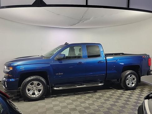 Used 2018 Chevrolet Silverado 1500 LT w/ Texas Edition AWD/4WD image 11