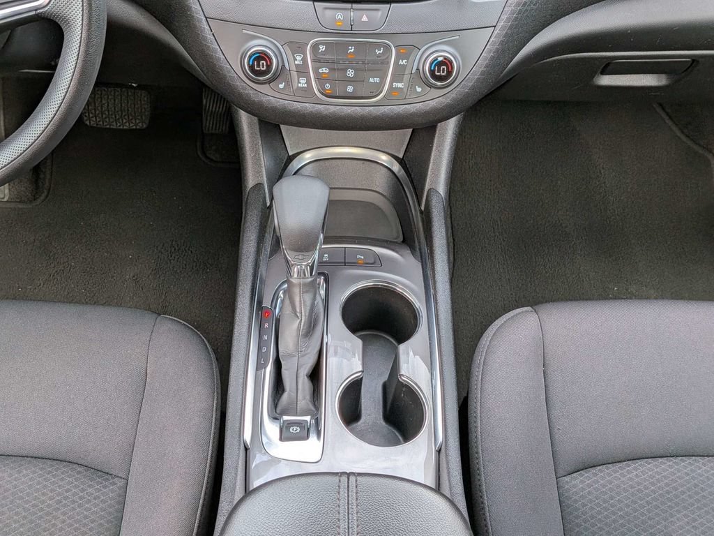 Used 2025 Chevrolet Malibu LT FWD image 18