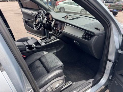 Used 2024 Porsche Macan Turbo AWD/4WD image 17