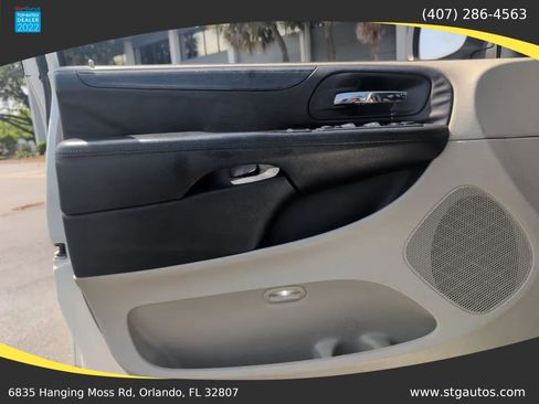 Used 2013 Dodge Grand Caravan SXT w/ Rear Park Assist Pkg image 11