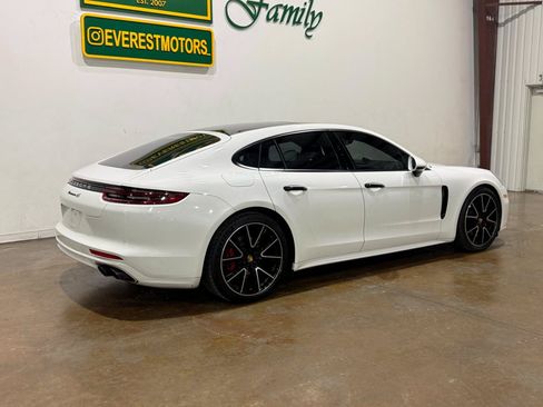 Used 2018 Porsche Panamera image 3