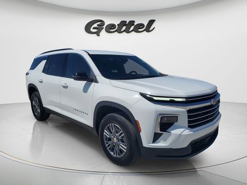 Used 2025 Chevrolet Traverse LT image 10