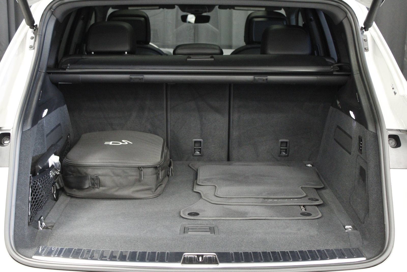 Certified 2026 Porsche Cayenne S AWD/4WD image 17