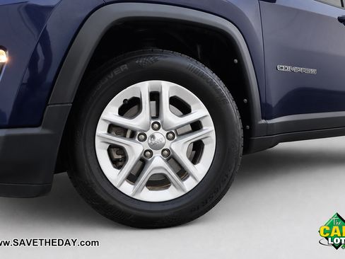 Used 2021 Jeep Compass Sport FWD image 3