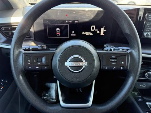 Used 2025 Nissan Kicks S AWD/4WD image 32