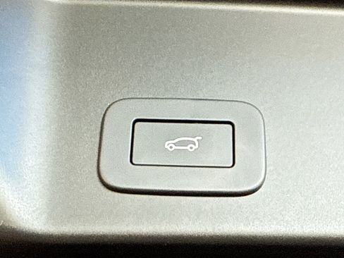 Used 2025 Land Rover Range Rover Evoque Dynamic SE image 13