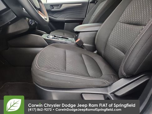 Used 2025 Ford Escape Active AWD/4WD image 19