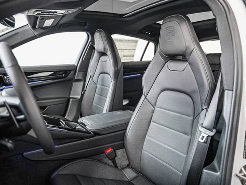 New 2026 Porsche Panamera image 5