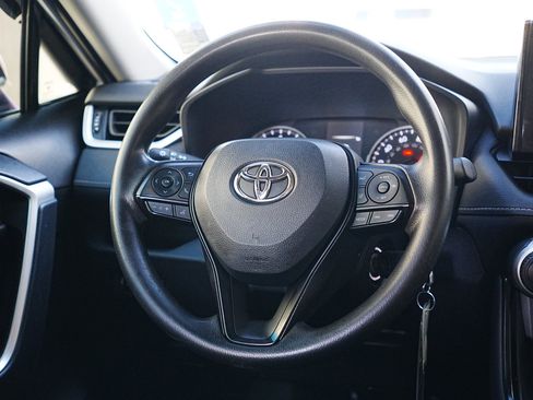 Used 2022 Toyota RAV4 LE image 18