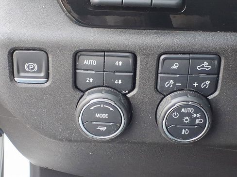 Used 2024 Chevrolet Silverado 3500 LTZ w/ LTZ Plus Package image 21