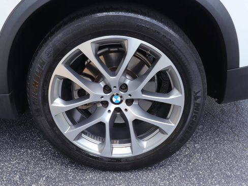 Used 2021 BMW X5 xDrive40i w/ Convenience Package AWD/4WD image 40