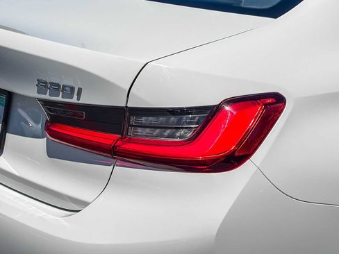 Used 2020 BMW 330i Sedan w/ Premium Package RWD image 8