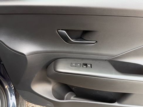 Certified 2025 Hyundai Kona SEL image 35