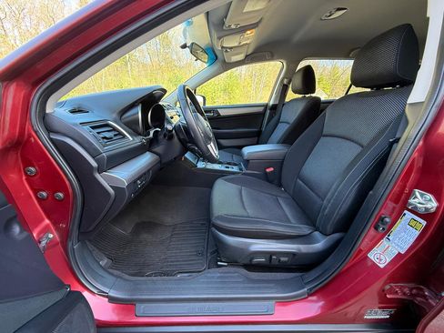 Used 2017 Subaru Outback 2.5i Premium AWD/4WD image 13