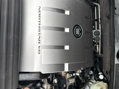 Used 2011 Cadillac DTS Premium FWD image 29