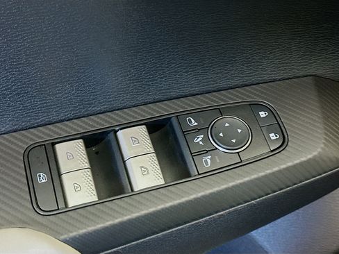 Used 2025 Mitsubishi Outlander SE AWD/4WD image 15