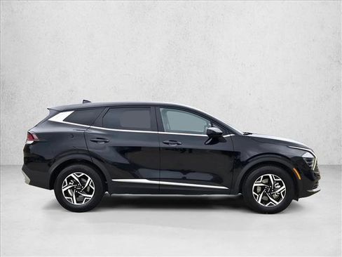 Used 2025 Kia Sportage LX FWD image 4