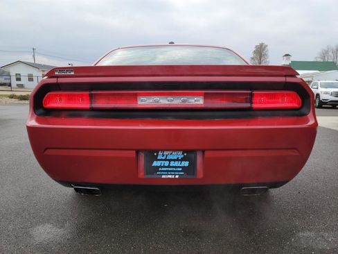Used 2013 Dodge Challenger R/T image 5