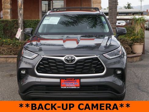 Used 2021 Toyota Highlander XLE image 3