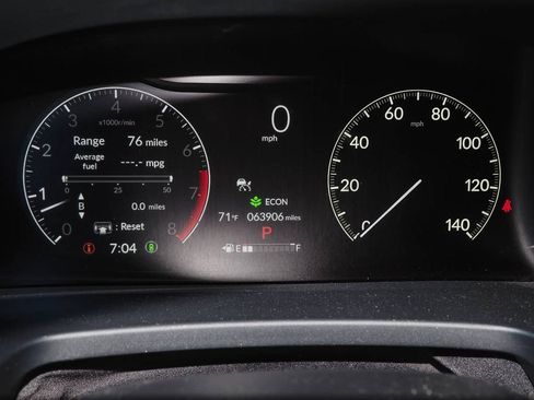 Used 2024 Honda Pilot Touring image 18