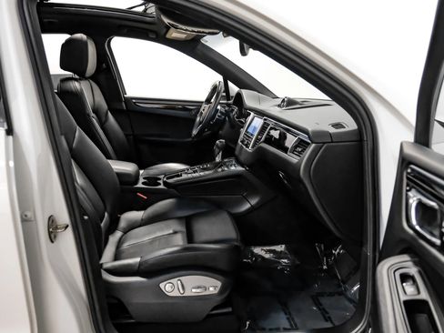 Used 2015 Porsche Macan S image 31