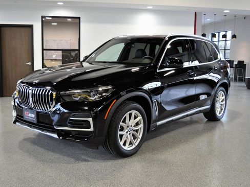 Used 2023 BMW X5 xDrive40i w/ Parking Assistance Package image 1