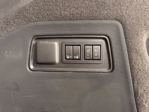 Used 2022 Cadillac Escalade Sport Platinum image 38