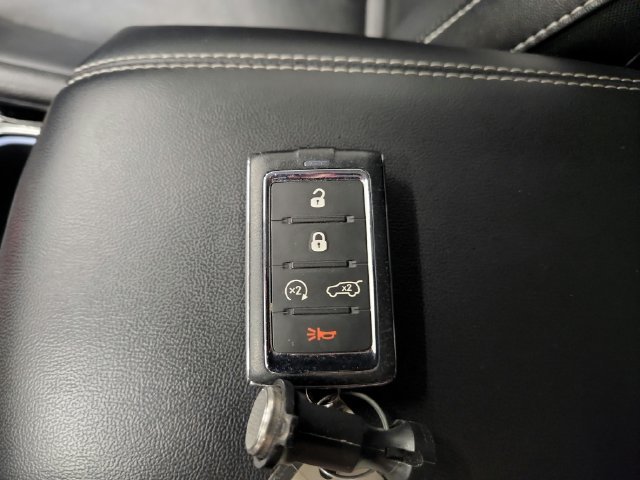 Used 2022 Jeep Grand Cherokee L Limited w/ Black Appearance Package RWD image 33