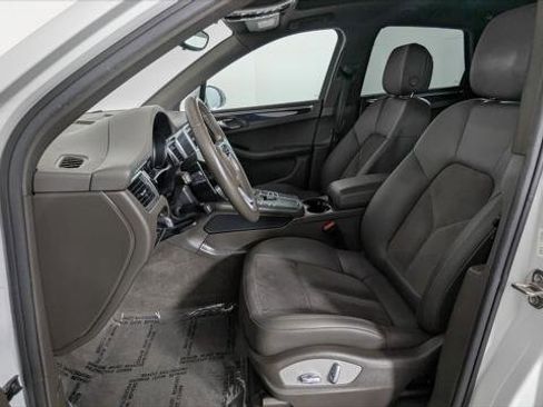 Used 2017 Porsche Macan SUV image 14