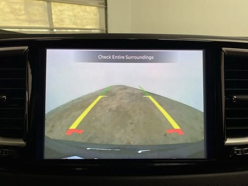 Used 2024 Chrysler Pacifica Touring-L FWD image 25