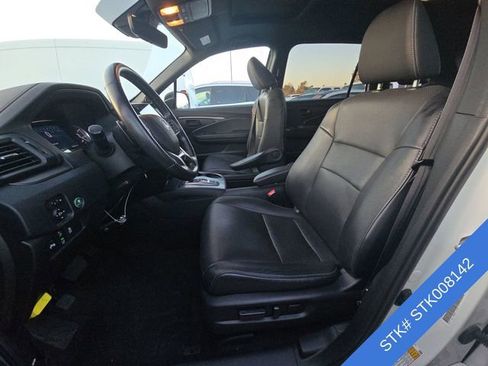 Used 2023 Honda Passport EX-L image 4