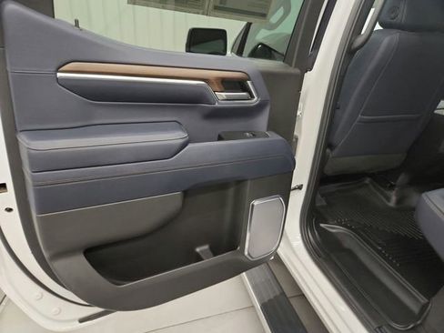 Used 2024 Chevrolet Silverado 1500 High Country w/ Technology Package image 33