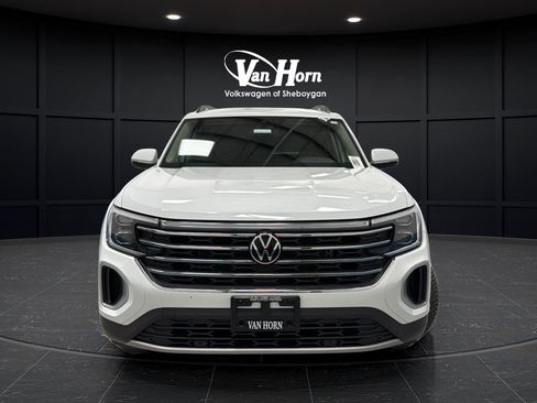 Used 2024 Volkswagen Atlas SE AWD/4WD image 2