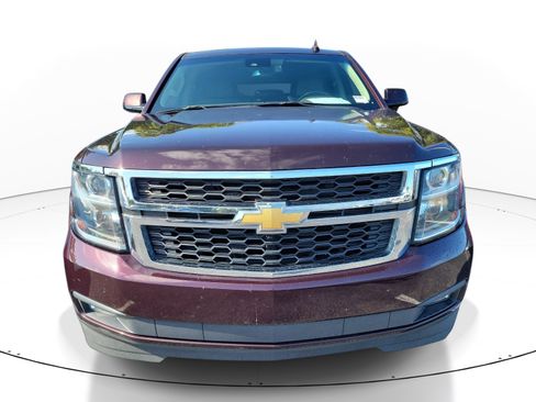 Used 2017 Chevrolet Suburban LT w/ Luxury Package RWD image 2