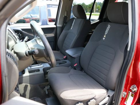 Used 2015 Nissan Xterra PRO-4X AWD/4WD image 9