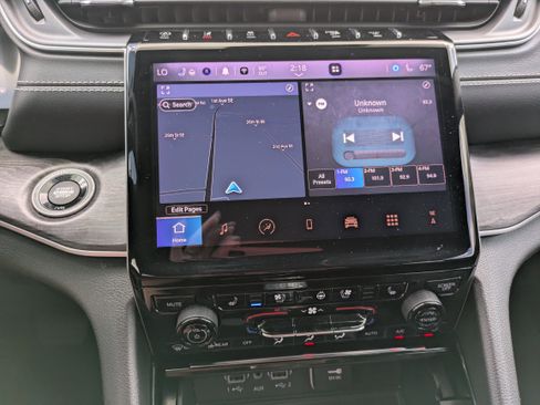 Used 2023 Jeep Grand Cherokee L Limited w/ Luxury Tech Group II image 22