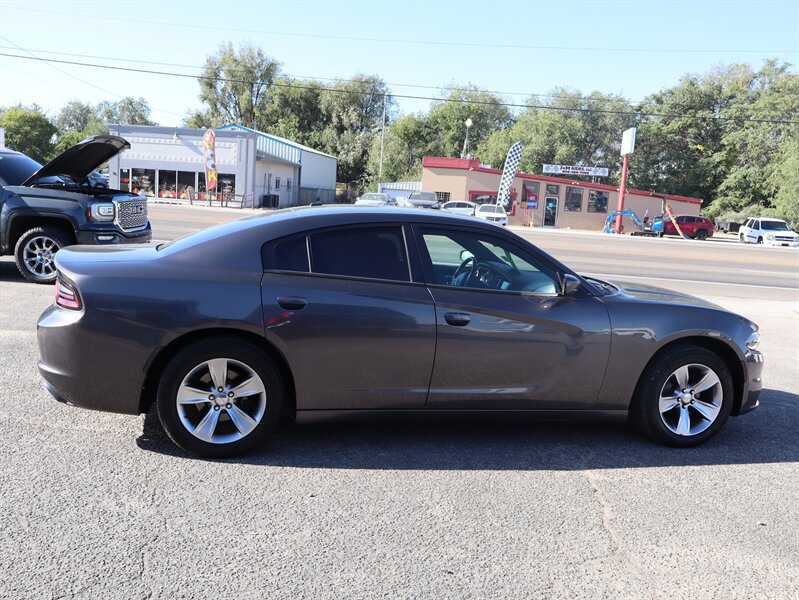 Used 2015 Dodge Charger SXT RWD image 8