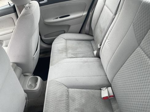 Used 2005 Chevrolet Cobalt LS w/ Preferred Equipment Group FWD image 6