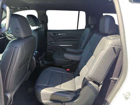 Used 2025 Chevrolet Traverse LT AWD/4WD image 16
