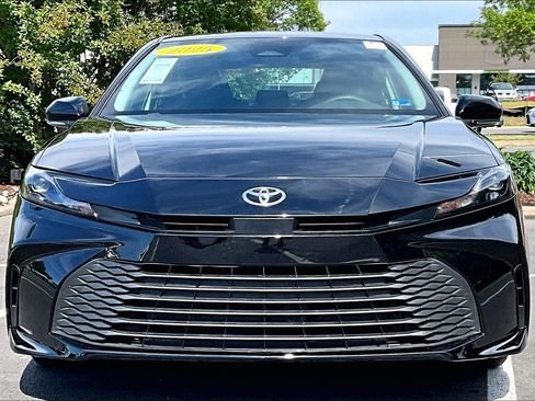Used 2025 Toyota Camry LE FWD image 3