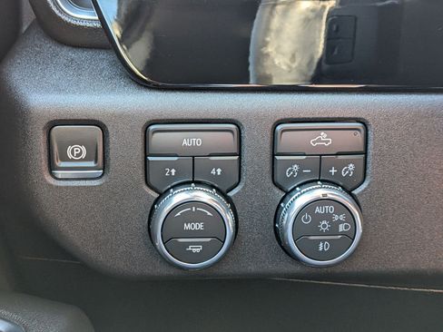 Used 2026 GMC Sierra 1500 Elevation AWD/4WD image 18