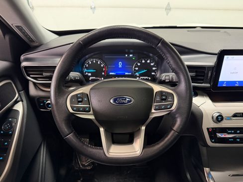 Certified 2023 Ford Explorer XLT w/ Equipment Group 202A AWD/4WD image 13