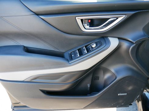 Used 2023 Subaru Forester Limited image 31