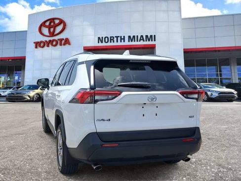 Used 2025 Toyota RAV4 XLE w/ Convenience Package FWD image 3