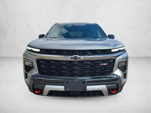 Used 2024 Chevrolet Traverse Z71 w/ Enhanced Driving Package image 2