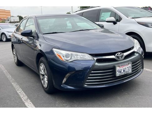 Used 2017 Toyota Camry LE image 2