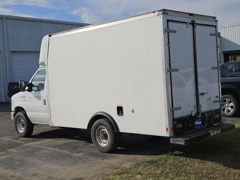 Used 2019 Ford E-350 and Econoline 350 Super Duty w/ Power Windows & Locks Group image 5