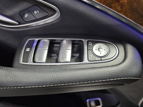 Used 2015 Mercedes-Benz S 550 Sedan image 29